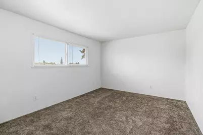 7646 La Mancha Way, Sacramento, CA 95823 - Photo 20
