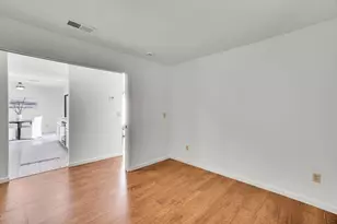 2472 American River Dr, Sacramento, CA 95825 - Photo 26