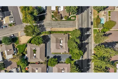 2472 American River Drive, Sacramento, CA 95825 - Photo 46