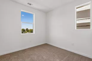 27 Kierland Pl, Elk Grove, CA 95758 - Photo 14