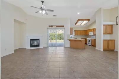 1678 Hawthorn Street, Lemoore, CA 93245 - Photo 8