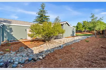 2 Hedgerow Court, Sacramento, CA 95823 - Photo 26