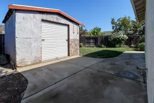 4045 Robinridge Way, Sacramento, CA 95823 - Photo 10