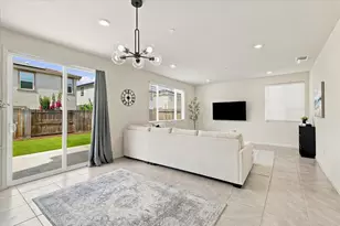5064 Frisbee Dr, Roseville, CA 95747 - Photo 8