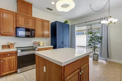 6032 Roswitha Court, Sacramento, CA 95608 - Photo 18