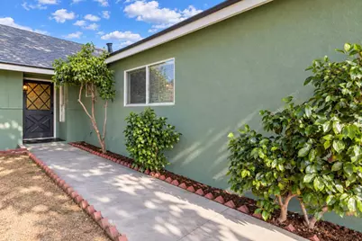 988 Laurel Avenue, Lindsay, CA 93247 - Photo 2