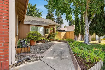 6209 Alpinespring Way, Elk Grove, CA 95758 - Photo 4