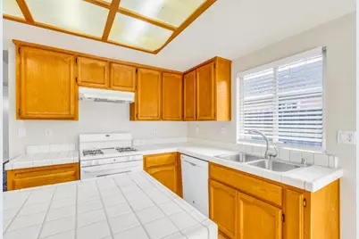 8274 Golden Park Court, Sacramento, CA 95828 - Photo 20