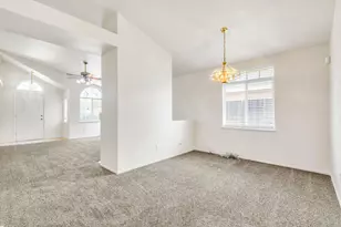 8274 Golden Park Ct, Sacramento, CA 95828 - Photo 10