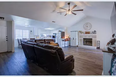 5718 Prince Norman Way, Riverbank, CA 95367 - Photo 4