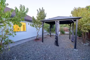 4872 Hinchman Way, Sacramento, CA 95823 - Photo 18