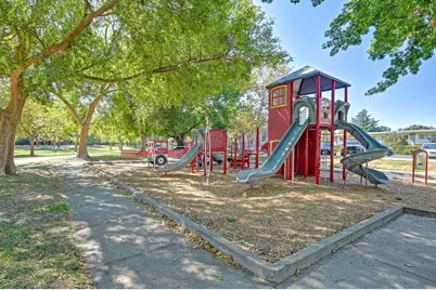 6571 Lake Park Drive, Sacramento, CA 95831 - Photo 52