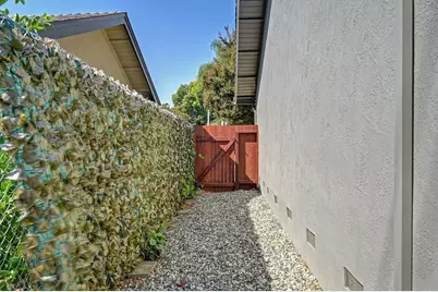 6571 Lake Park Drive, Sacramento, CA 95831 - Photo 42
