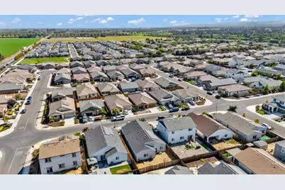 924 Somerset Way, Patterson, CA 95363 - Photo 32