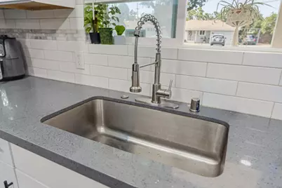 1000 Hawthorne Avenue, Modesto, CA 95350 - Photo 8