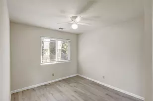 6932 Springmont Dr, Elk Grove, CA 95758 - Photo 40