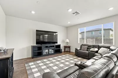 7048 Daydream Drive, Roseville, CA 95747 - Photo 14