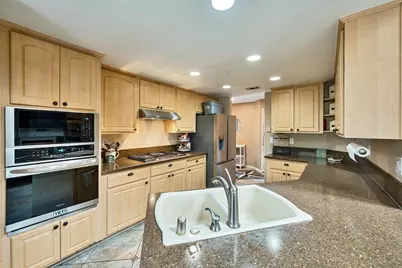 8424 Honeycomb Way, Sacramento, CA 95828 - Photo 12