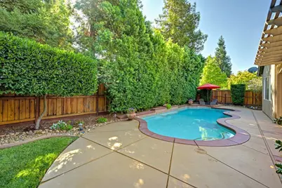 9421 Lakepoint Drive, Elk Grove, CA 95758 - Photo 48