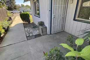 128 Park St, Madera, CA 93637 - Photo 2