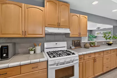 79 Malone Court, Sacramento, CA 95820 - Photo 10