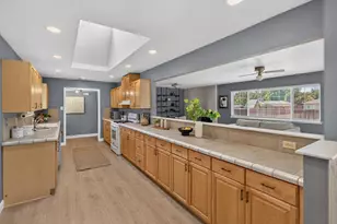 79 Malone Ct, Sacramento, CA 95820 - Photo 12