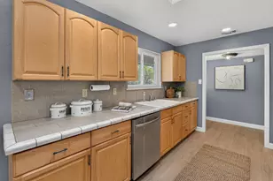 79 Malone Ct, Sacramento, CA 95820 - Photo 8