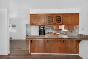 6762 Langrell Way, Sacramento, CA 95831 - Photo 8