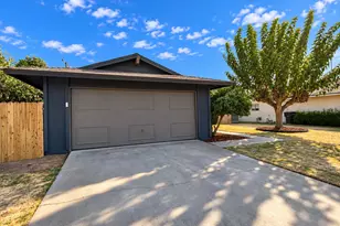 1565 Lark St, Hanford, CA 93230 - Photo 2