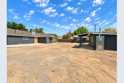 141 W Ashlan Avenue, Fresno, CA 93705 - Photo 58