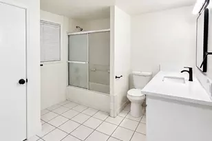 141 W Ashlan Ave, Fresno, CA 93705 - Photo 18