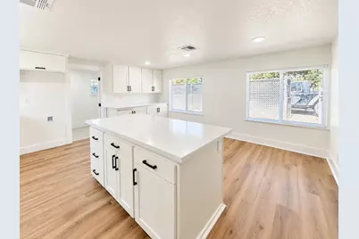 141 W Ashlan Avenue, Fresno, CA 93705 - Photo 14