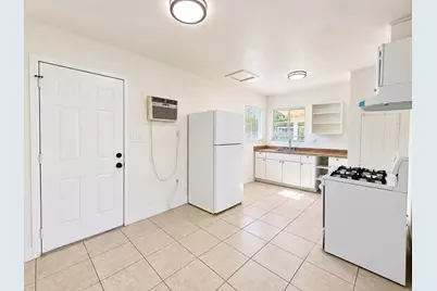 141 W Ashlan Avenue, Fresno, CA 93705 - Photo 40