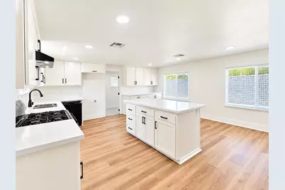 141 W Ashlan Avenue, Fresno, CA 93705 - Photo 8