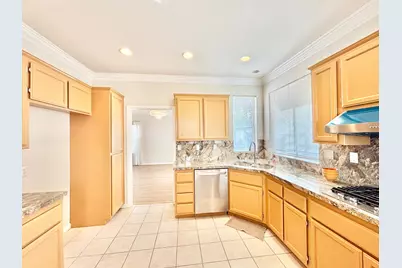 1053 L Aloutte Way, Sacramento, CA 95831 - Photo 12