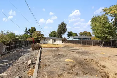 324 W Pearl Avenue, Stockton, CA 95207 - Photo 28
