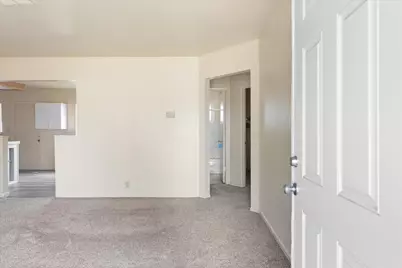 324 W Pearl Avenue, Stockton, CA 95207 - Photo 8