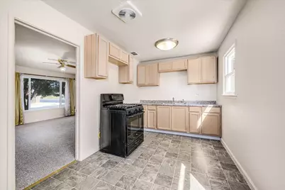5601 Bonniemae Way, Sacramento, CA 95824 - Photo 8