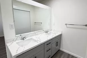 27 Valley Crest Ct, Sacramento, CA 95823 - Photo 12