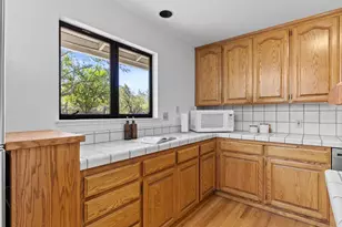 8865 Phoenix Ave, Fair Oaks, CA 95628 - Photo 10