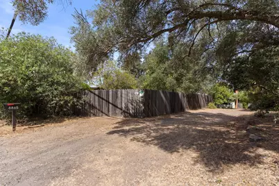 8865 Phoenix Avenue, Fair Oaks, CA 95628 - Photo 2