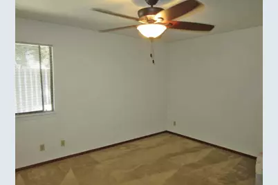 1919 Amberwood Court, Stockton, CA 95207 - Photo 10