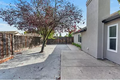 8825 Alder Grove Place, Elk Grove, CA 95624 - Photo 48