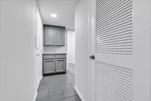 5843 Gloria Dr, Sacramento, CA 95822 - Photo 36