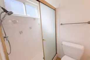 6800 Havenhurst Dr, Sacramento, CA 95831 - Photo 22