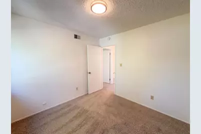 6800 Havenhurst Drive, Sacramento, CA 95831 - Photo 16
