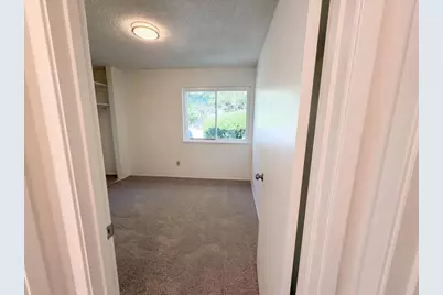 6800 Havenhurst Drive, Sacramento, CA 95831 - Photo 14