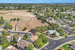6109 Brockenhurst Dr, Elk Grove, CA 95758 - Photo 46