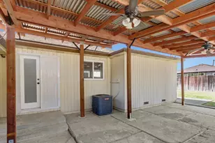 4960 Bradford Dr, Sacramento, CA 95820 - Photo 30