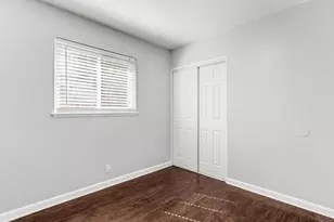 4960 Bradford Dr, Sacramento, CA 95820 - Photo 20